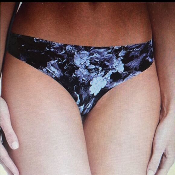 Calvin Klein Invisibles floral Thong NWT - Picture 1 of 7